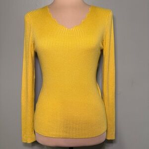 Jon & Anna Ribbed Butter Yellow Scalloped Neck Fall Sweater Shirt Size Small NWT